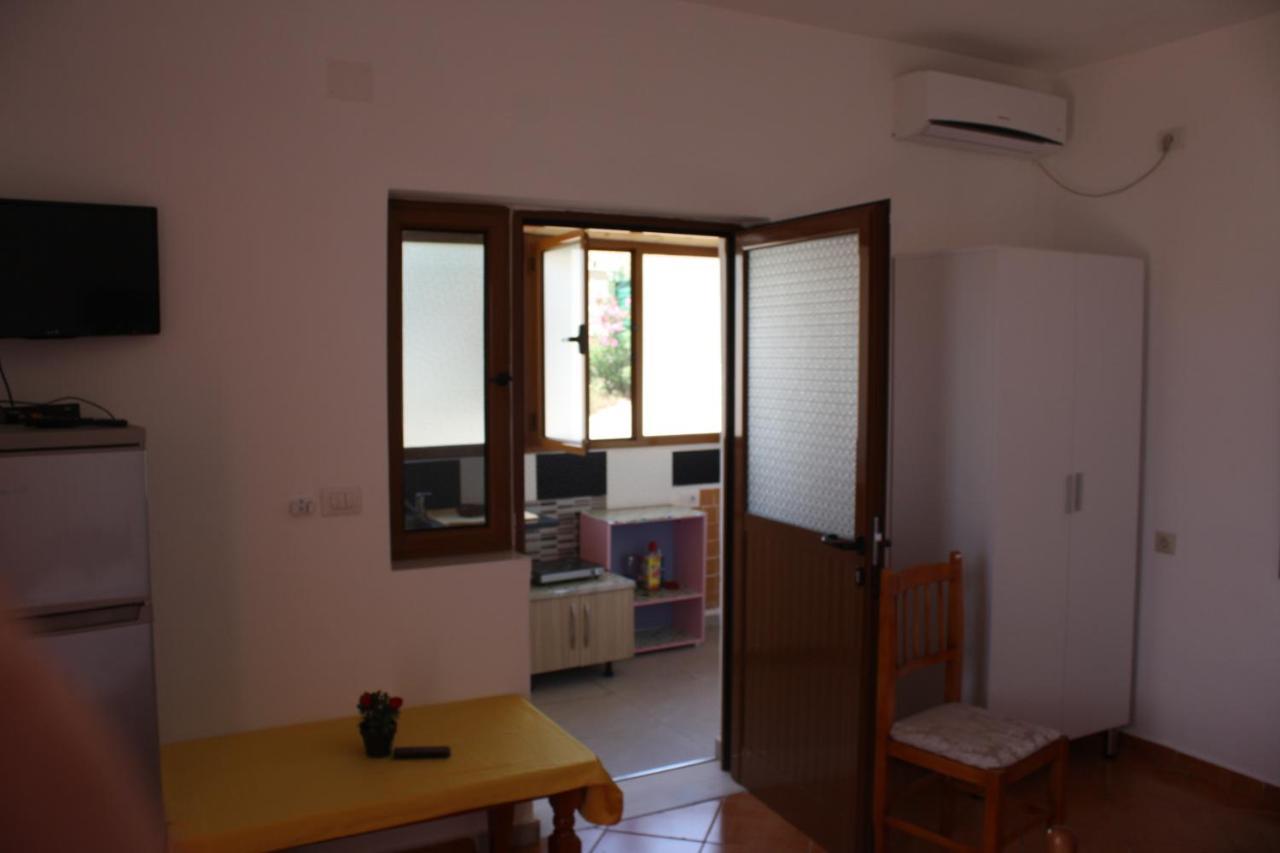 Guesthouse Benardo Saranda Zewnętrze zdjęcie